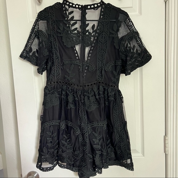 L'Atiste By Amy | Black Lace Embroidered Romper - Picture 6 of 8